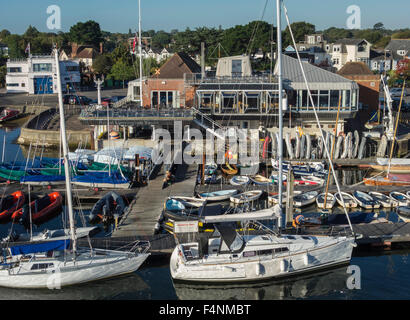 Royal Lymington Yacht Club auf dem Fluss Lymington Lymington, Hampshire, England, Großbritannien Stockfoto