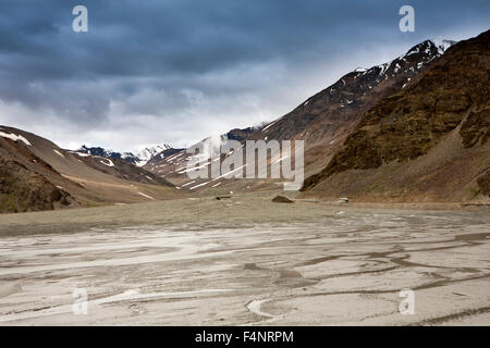 Indien, Himachal Pradesh, Höhenlage Bhagga Fluss auf dem Weg zum Baralacha Pass Stockfoto