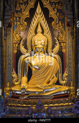 Goldene Buddha-Statue, Buddha Phra Phuttha Chinnarat in den Tempel Wat Phra Sri Rattana Mahathat, Phitsanulok, Thailand Stockfoto