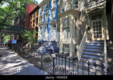 Stadthaus-Wohnungen aus Lafayette Avenue im Abschnitt Fort Greene von Brooklyn New York City Stockfoto