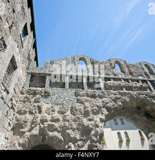 Die steinigen Praetorian Tor und Wände am Eingang zur alten römischen Stadt Aosta Italien aus 25BC Stockfoto