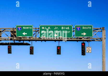 Overhead Zeichen auf USA 120 in Portland OR führenden i-5 North oder South Stockfoto