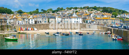 3 Bild Stich Panoramablick auf den Hafen am Fischerhafen und Dorf Mousehole in Cornwall. Stockfoto