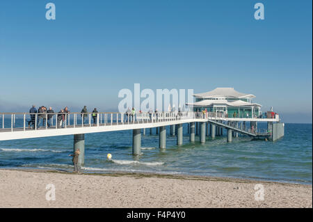 Der "Seeschlösschen" Restaurant Pier an der wichtigsten Strand Timmendorfer Strand, Lübecker Bucht, Ostsee, Deutschland Stockfoto