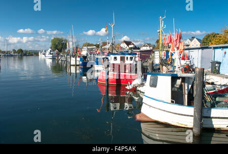 Die traditionelle Ostsee Fischerei Hafen von Niendorf/Ostsee, Schleswig-Holstein, Deutschland Stockfoto