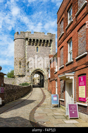 Die Barbican Gate bei Lewes Castle, Lewes, East Sussex, England, UK Stockfoto