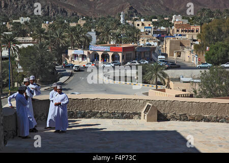 Stadt-Panorama von Bahl aus der Festung zu sehen. Die Oase Stadt Bahla ist eines der ältesten König Dörfer des Oman. Stockfoto