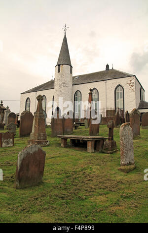 Pfarrei Kirche Crossmichael, Dumfries and Galloway, Schottland. Kirche aus dem 18. Jahrhundert hat einen runden Turm. Stockfoto
