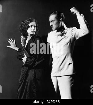 Greta Garbo, Conrad Nagel / The Mysterious Lady 1928 unter der Regie von Fred Noblo Stockfoto