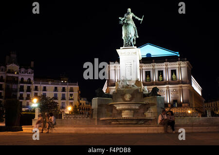 Spanien, Madrid, Oriente Square, Felipe IV Denkmal und Teatro Real Opera House Stockfoto