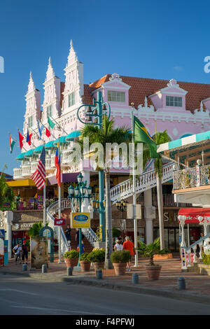 Royal Plaza Einkaufszentrum entlang der Hauptstraße, Oranjestad, Aruba, West Indies Stockfoto