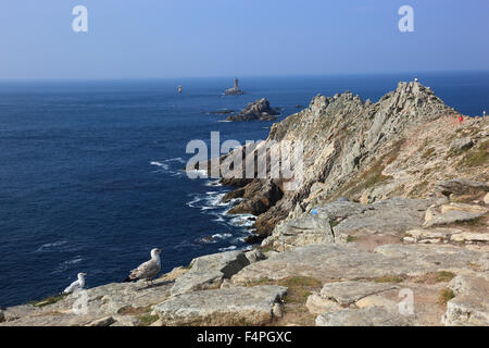 Frankreich, Bretagne, Cap Sizun, Landschaft an der Pointe du Raz, Leuchtturm La Vieille Stockfoto