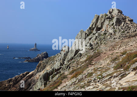 Frankreich, Bretagne, Cap Sizun, Landschaft an der Pointe du Raz, Leuchtturm La Vieille Stockfoto