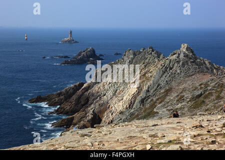 Frankreich, Bretagne, Cap Sizun, Landschaft an der Pointe du Raz, Leuchtturm La Vieille Stockfoto