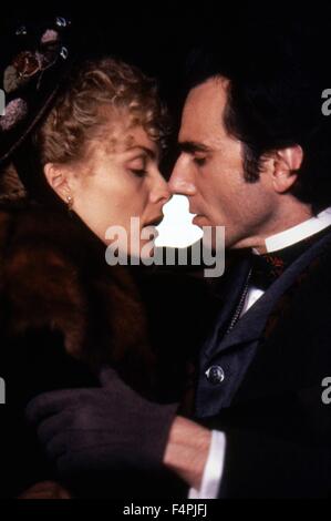 Michelle Pfeiffer und Daniel Day-Lewis / The Age of Innocence / 1993 unter der Regie von Martin Scorsese [Columbia Pictures] Stockfoto