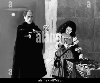 Lon Chaney und Mary Philbis / das Phantom der Oper / 1925 unter der Regie von Rupert Julian und Lon Chaney [Universal Pictures] Stockfoto