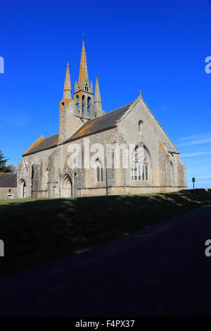 Frankreich, Bretagne, Notre Dame de Tronoen ist eine kleine gotische Kapelle mit der ältesten Kalvarienberg der Bretagne Stockfoto