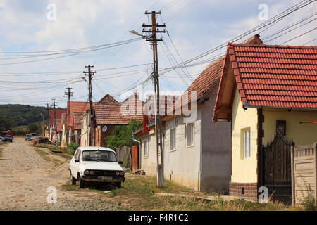 Typische Siebenbürger Dorfstruktur, hier in Calnic. Calnic, Deutsch Kelling ist ein Dorf in der Grafschaft Alba in Siebenbürgen, Rom Stockfoto