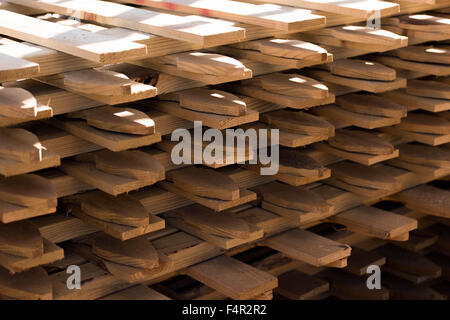 Outdoor-Baustoffe - Holz Fechten Abschnitte Stockfoto