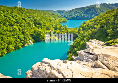 Türkisfarbenen Wasser des Nationalpark Plitvicer Seen in Kroatien Stockfoto