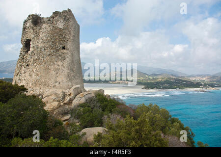 Europa, Italien, Sardinien, Villasimius, Küste, Capo Carbonara, Meer, Bucht, Strand, Meer, Turm, Turm, Porto Giunco Stockfoto