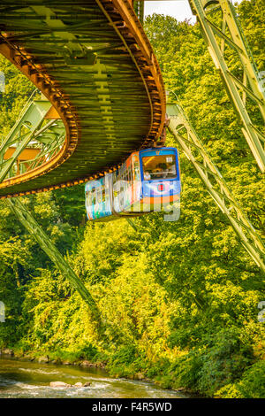 Bergisches land, Deutschland, Europa, erhöhte, Eisenbahn, Nordrhein Westfalen, Aussetzung Eisenbahn, Transport, Verkehr, Wahrzeichen, W Stockfoto