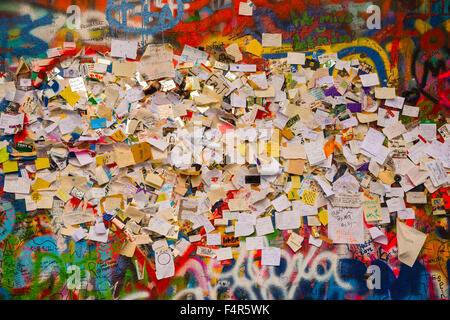 Anfragen, Europa, Graffiti, große Prior, John, Lennon, Wand, platzieren, Prag, Tschechien, Tschechische Republik, Wunsch, Papier Stockfoto