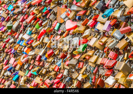 Deutschland, Europa, Hohenzollernbrücke, Köln, Liebe Schlösser, Schlösser, symbol, Nordrhein Westfalen, Rheinland, Loyalität, Stockfoto