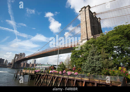 Die Brooklyn Bridge, genommen vom DUMBO Park in Brooklyn, New York USA Stockfoto