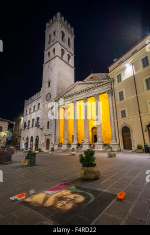 Säulen der Tempel der Minerva in Piazza del Comune, Assisi, Umbrien, Italien, EU, Europa Stockfoto