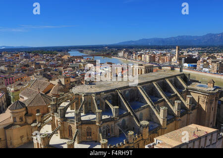 Katalonien, Ebro, Fluss, Landschaft, Spanien, Europa, Frühling, Tarragona, Tortosa, Stadt, Architektur, Kathedrale, keine Menschen, touristische Stockfoto