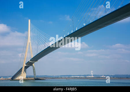 Blick auf die Pont de Normandie über Fluss Seine, Frankreich Stockfoto