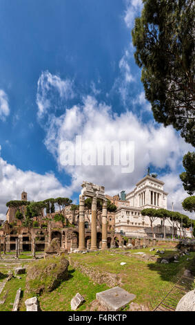 Italien, Europa, Latium, Rom, Roma, Stadt, Dorf, Frühling, Menschen, Roman Forum, Altare della Patria, Denkmal, Vittorio Emanuele, Stockfoto