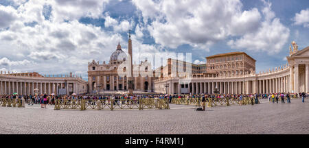 Italien, Europa, Latium, Rom, Roma, Stadt, Dorf, Frühling, Menschen, Kirche, Piazza San Pietro, Sankt Petersplatz, Vatikan Stockfoto