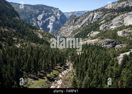 Blick aus dem Nevada Fall zum Merced River, Yosemite National Park, USA Stockfoto