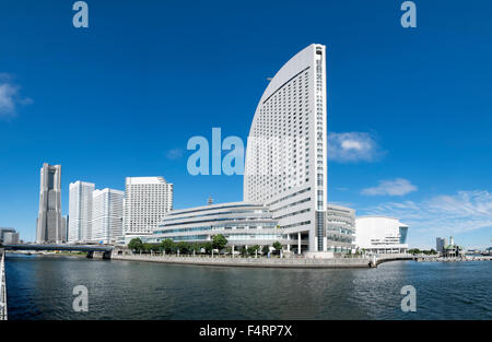 Blick auf Hotel Intercontinental und Skyline von Minato Mirai in Yokohama Japan Stockfoto