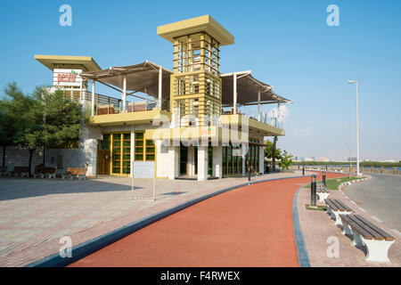 Moderne öffentliche Pavillon Gebäude auf Corniche in Ras al Khaimah (RAK) Emirat in Vereinigte Arabische Emirate Stockfoto