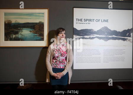 Edinburgh, UK. 22. Oktober 2015. Scottish National Gallery zeigt eine neue Ausstellung The Spirit Linie: Dy Cameron bei 150. Ausstellung läuft vom 24. Oktober 2015, 21. Februar 2016. Abgebildete Jill Brown. Pako Mera/Alamy Live-Nachrichten. Stockfoto