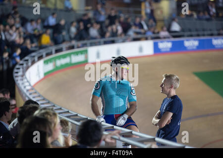 London, UK. 21. Oktober 2015. Sechs-Tage-London, am vierten Tag. Großbritanniens Matthew Rotherham Lee Valley Velo-Park, London, UK. 21. Oktober 2015. Copyright carol Moir/Alamy Live-Nachrichten Stockfoto