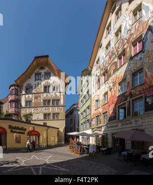 Schweiz, Europa, Luzern, Luzern, Sternenplatz, Restaurant Fritschi, dekoriert, House, Stadt, Sommer, Menschen, Stockfoto