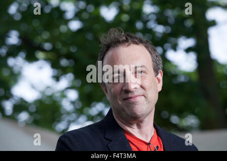 Misha Glenny ist ein britischer Journalist, Berichterstattung über Kriminalität und Sicherheit im Internet, auf dem Edinburgh International Book Festival 2015. Edinburgh. 31. August 2015 Stockfoto