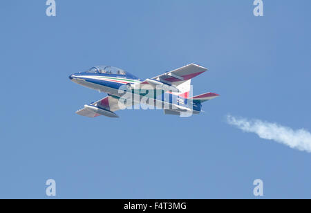 SAN JAVIER, Spanien, OCTOBER18, 2015: Italienische Mannschaft Frecce Tricolori Teilnahme an der Feier des spanischen BoerseBZ Aguila sq Stockfoto