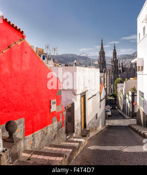 Spanien, Europa, Arucas, Gran Canaria, Kanarische Inseln, Parroquia de San Juan Bautista, Stadt, Dorf, Sommer, Berge, Hügel, Stockfoto