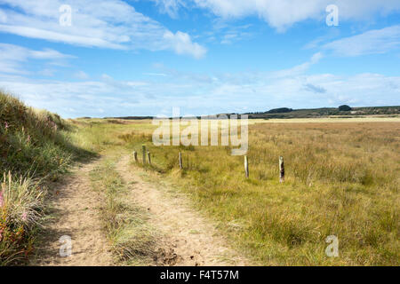 Anglesey Küstenweg führt auf Malltraeth Sands Stockfoto