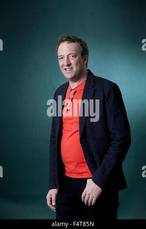 Misha Glenny ist ein britischer Journalist, Berichterstattung über Kriminalität und Sicherheit im Internet, auf dem Edinburgh International Book Festival 2015. Edinburgh. 31. August 2015 Stockfoto