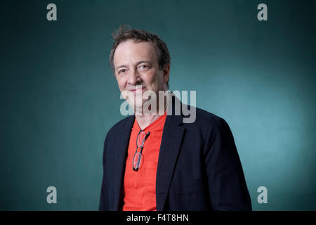 Misha Glenny ist ein britischer Journalist, Berichterstattung über Kriminalität und Sicherheit im Internet, auf dem Edinburgh International Book Festival 2015. Edinburgh. 31. August 2015 Stockfoto