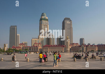 China, Tianjin, Stadt, Tiasnjin Bahnhofplatz Stockfoto