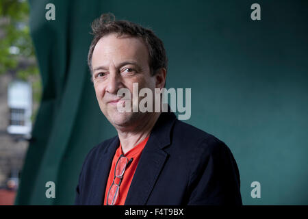 Misha Glenny ist ein britischer Journalist, Berichterstattung über Kriminalität und Sicherheit im Internet, auf dem Edinburgh International Book Festival 2015. Edinburgh. 31. August 2015 Stockfoto