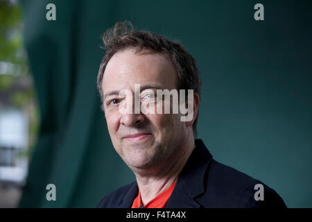 Misha Glenny ist ein britischer Journalist, Berichterstattung über Kriminalität und Sicherheit im Internet, auf dem Edinburgh International Book Festival 2015. Edinburgh. 31. August 2015 Stockfoto