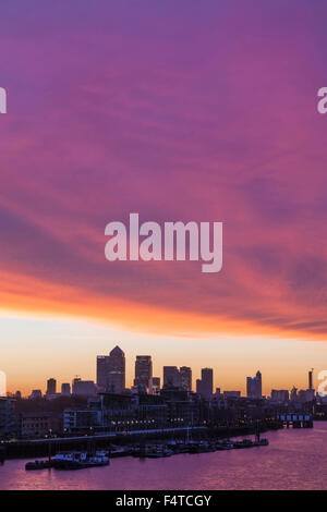England, London, Docklands, Canary Wharf Skyline Stockfoto